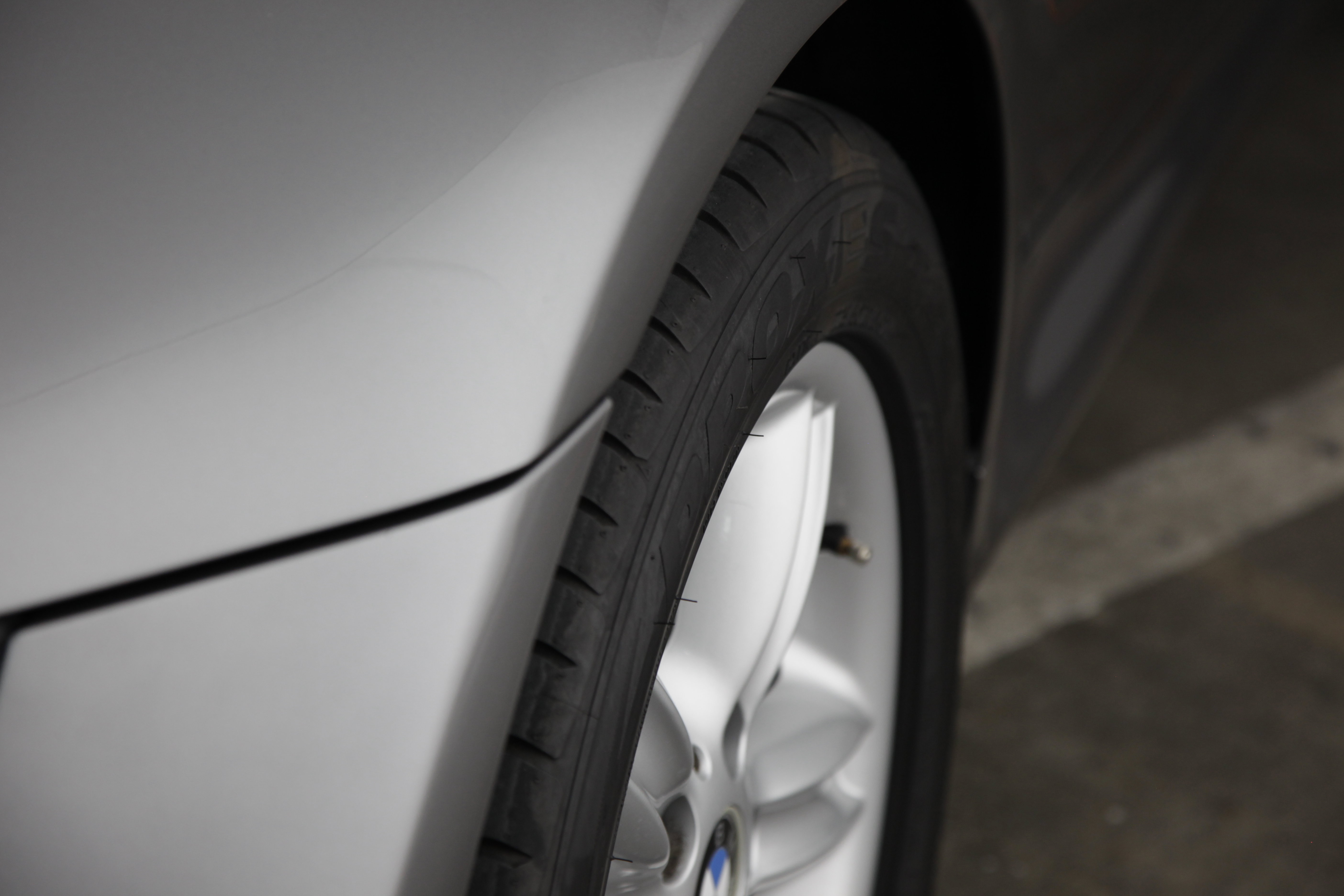 QUIXX Black Tyre Colour