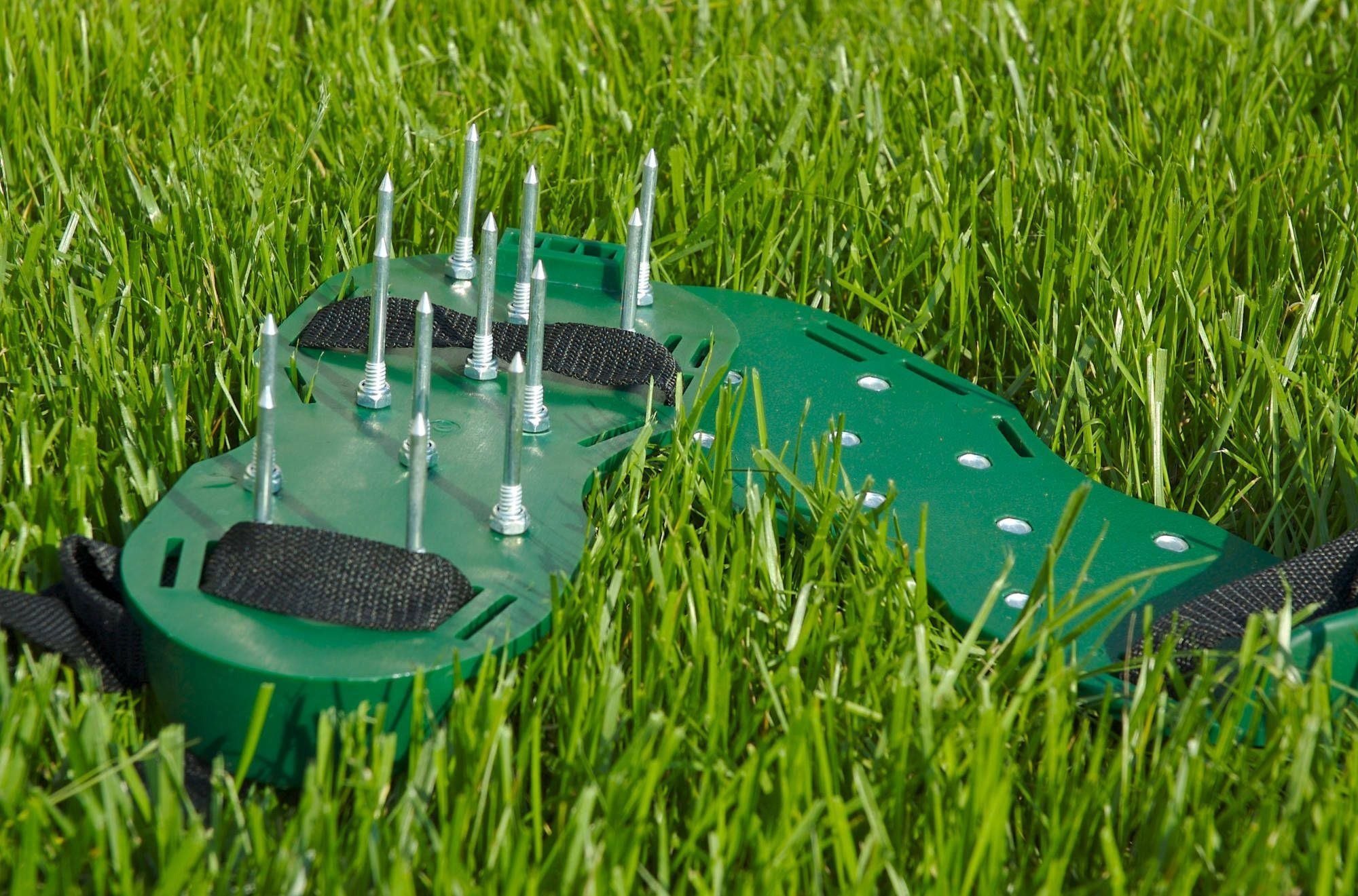 Provzdušňovač SIXTOL Provzdušňovač trávníku na obuv GRASS AIR