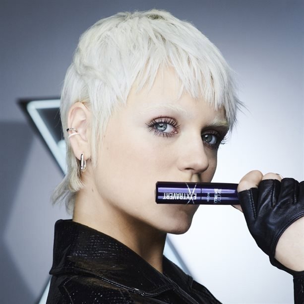 Řasenka Avon Exxtravert Blackest Black, SPF 0 EMEA