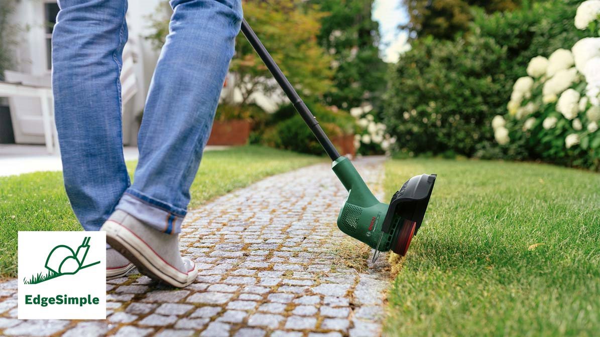 Strunová sekačka BOSCH EasyGrassCut 18V-230 (1x2 Ah) 0.600.8C1.A03