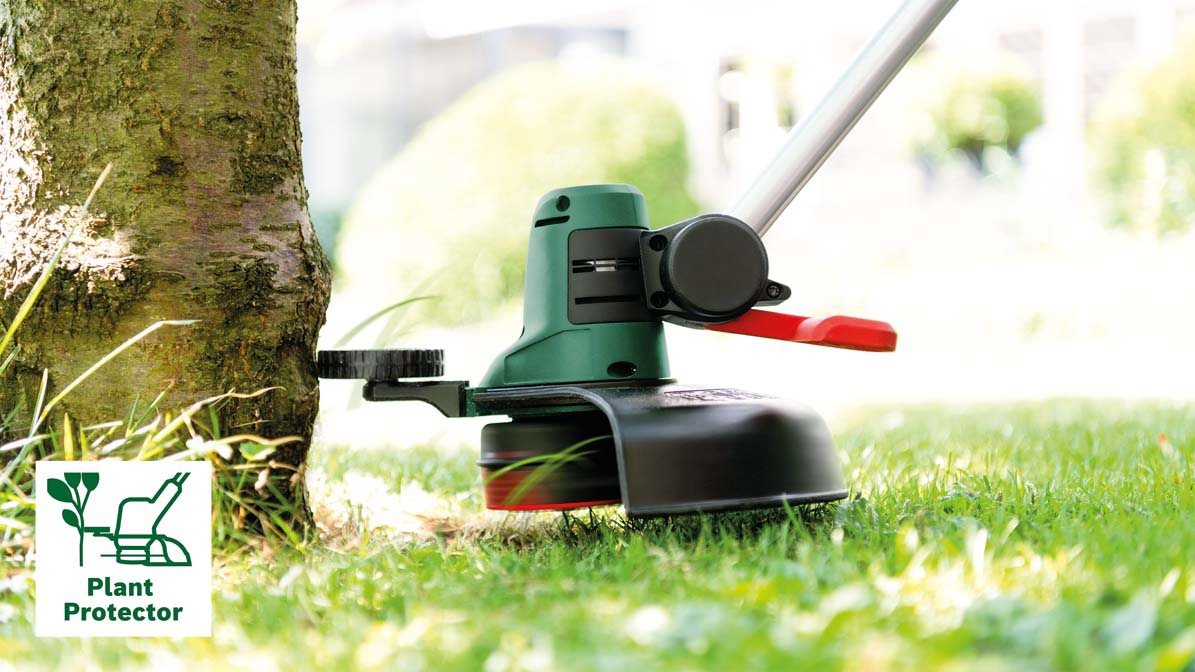 Strunová sekačka BOSCH UniversalGrassCut 18V-260 (1× 2 Ah) 0.600.8C1.D03