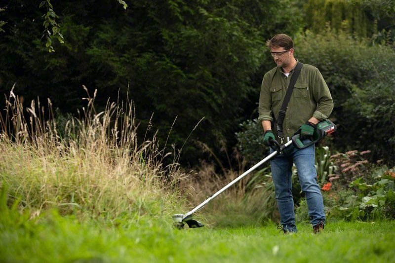 Strunová sekačka BOSCH AdvancedGrassCut 36V-33 (1× 2.0 Ah) 0.600.8C1.K00
