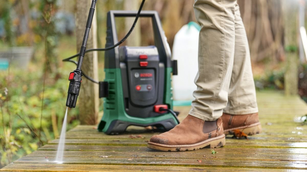 Vysokotlakový čistič Bosch UniversalAquatak 36 V-100 (1× 4.0 Ah) 0.600.8C7.002