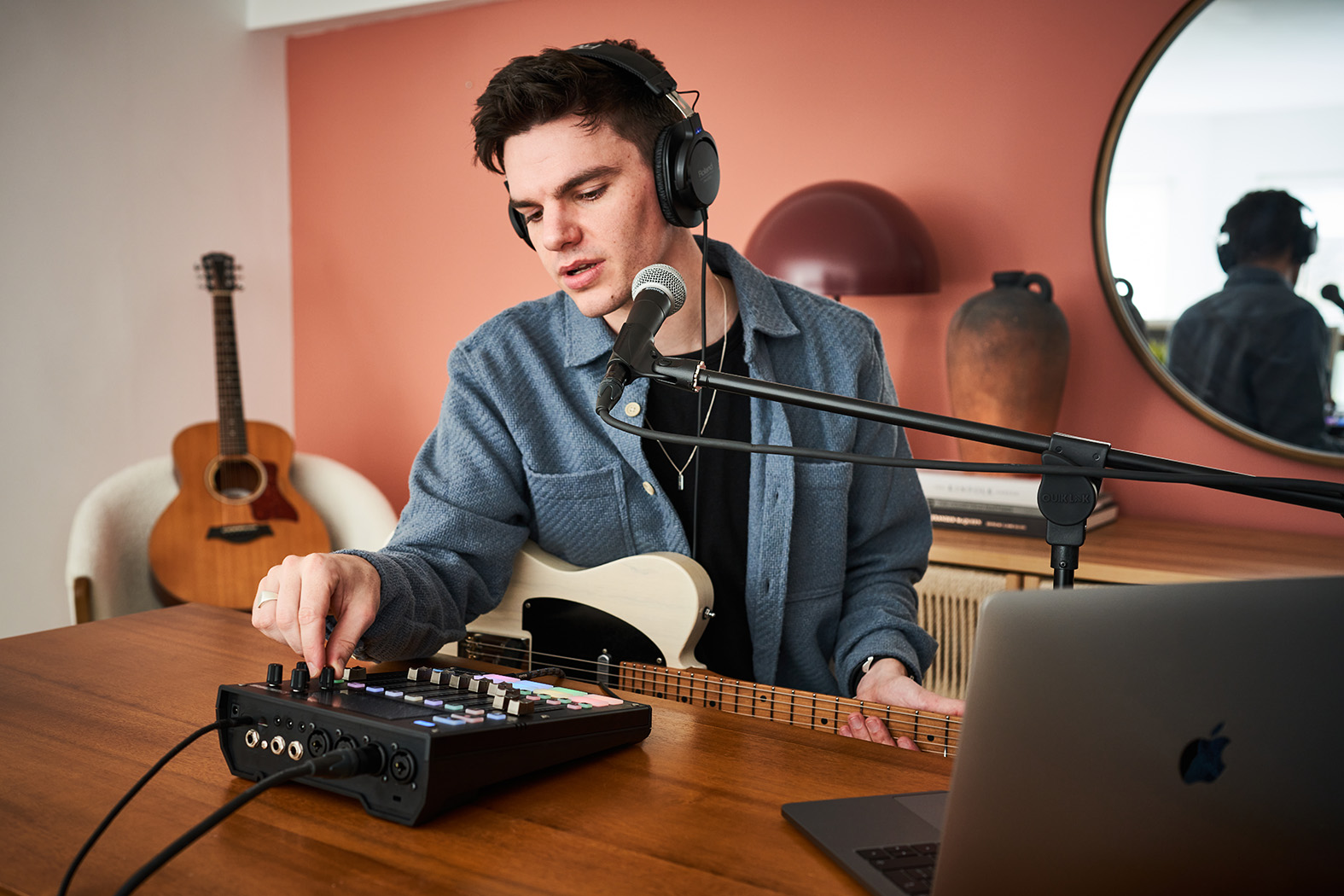 Boss Gigcaster 8 in action