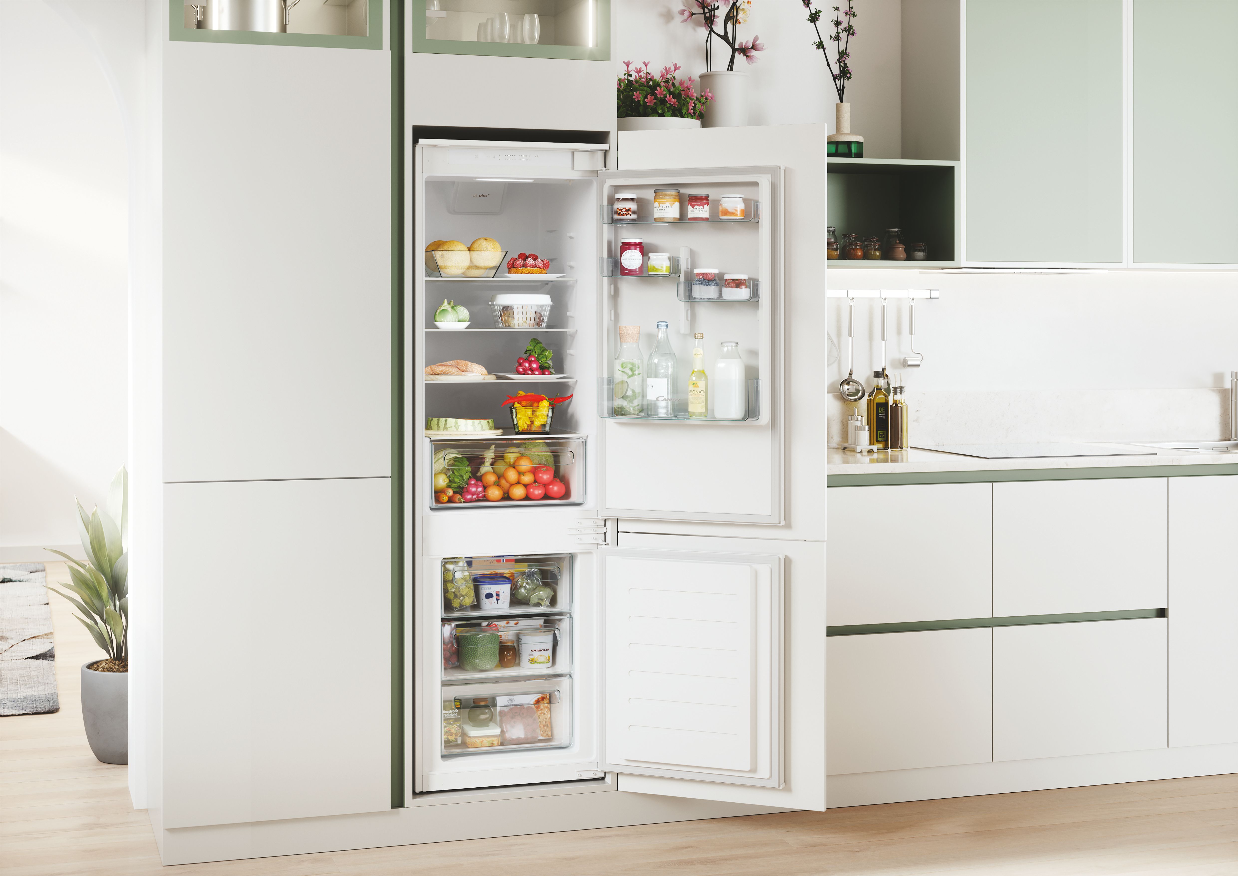 Vestavná lednice CANDY CBL3518E