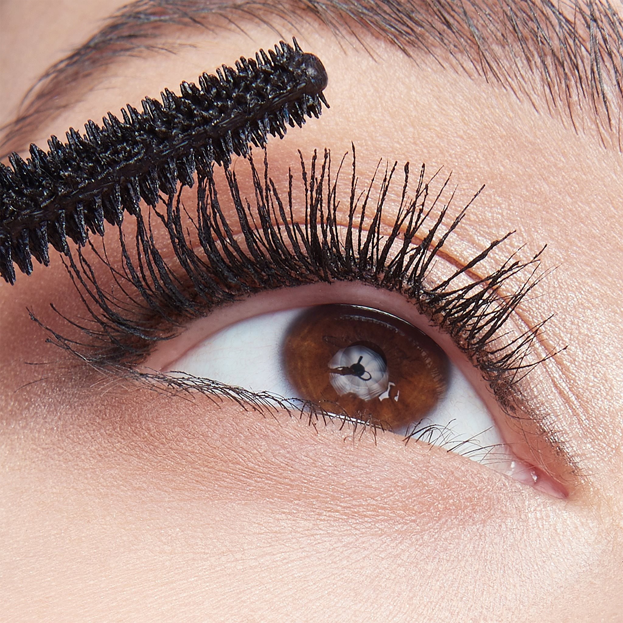 Řasenka MAYBELLINE NEW YORK Lash Sensational Sky High Waterproof 6 ml