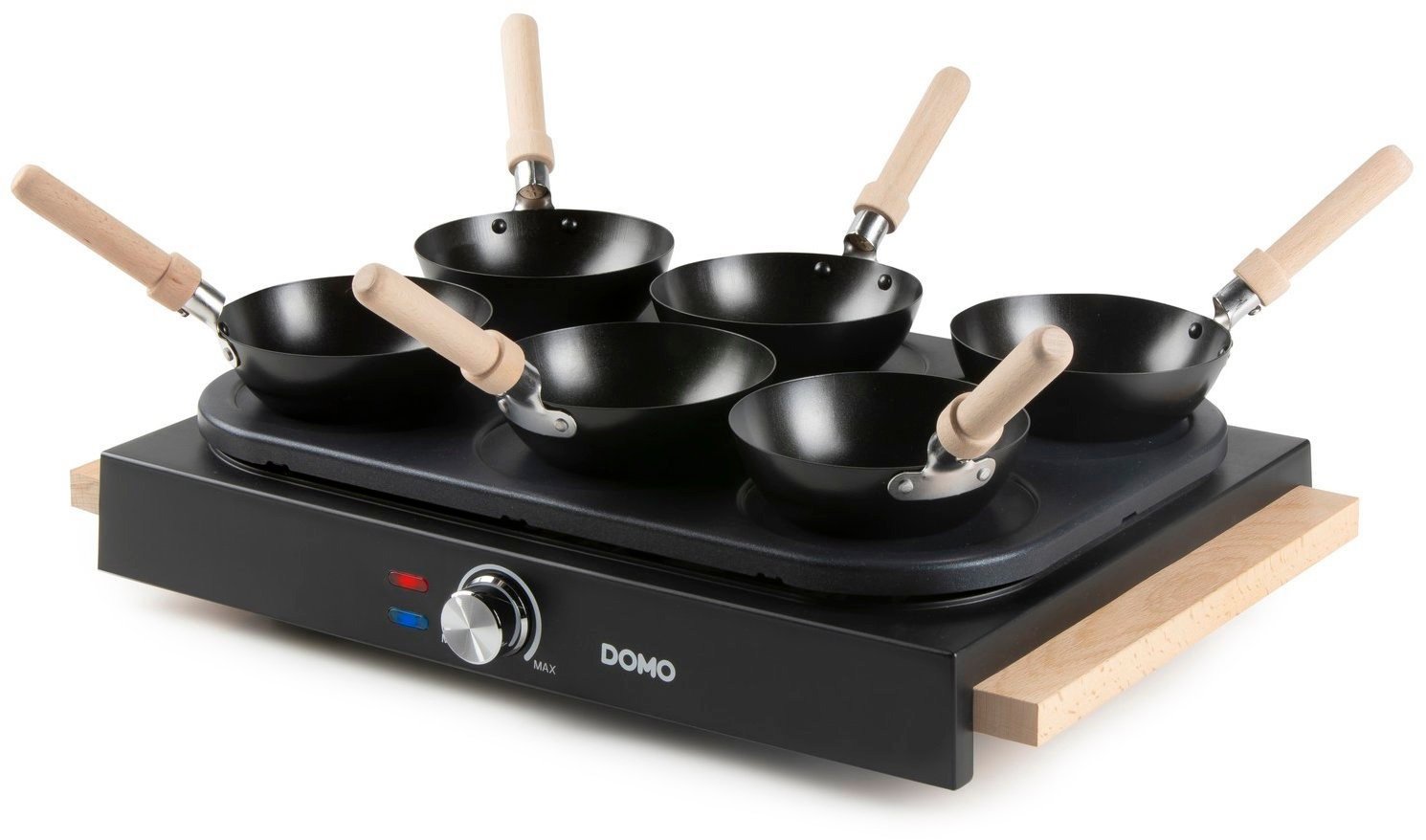 The DOMO DO8719W pancake cooker allows you to prepare multiple dishes at once