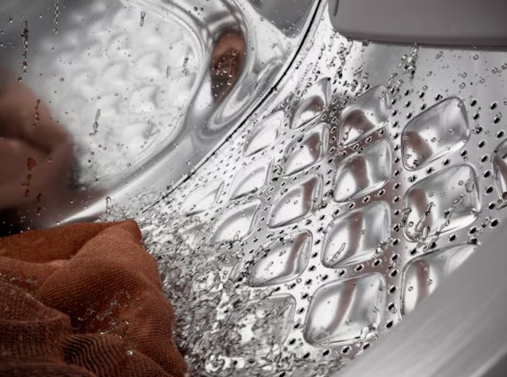 Parní pračka ELECTROLUX 700 SteamCare® EW7F4485CQ