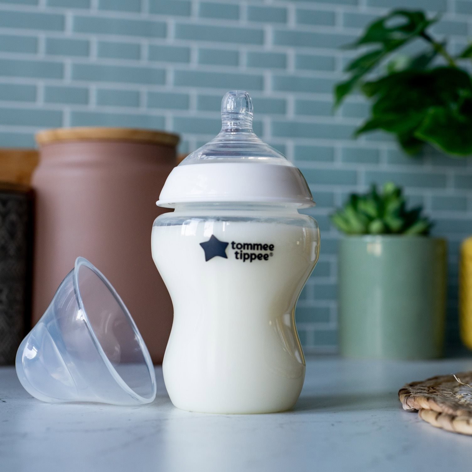 Kojenecká láhev Tommee Tippee Samosterilizační Kojenecká Lahev ANTI-COLIC savička Střední Průtok 340 ml 3m+, 2 ks