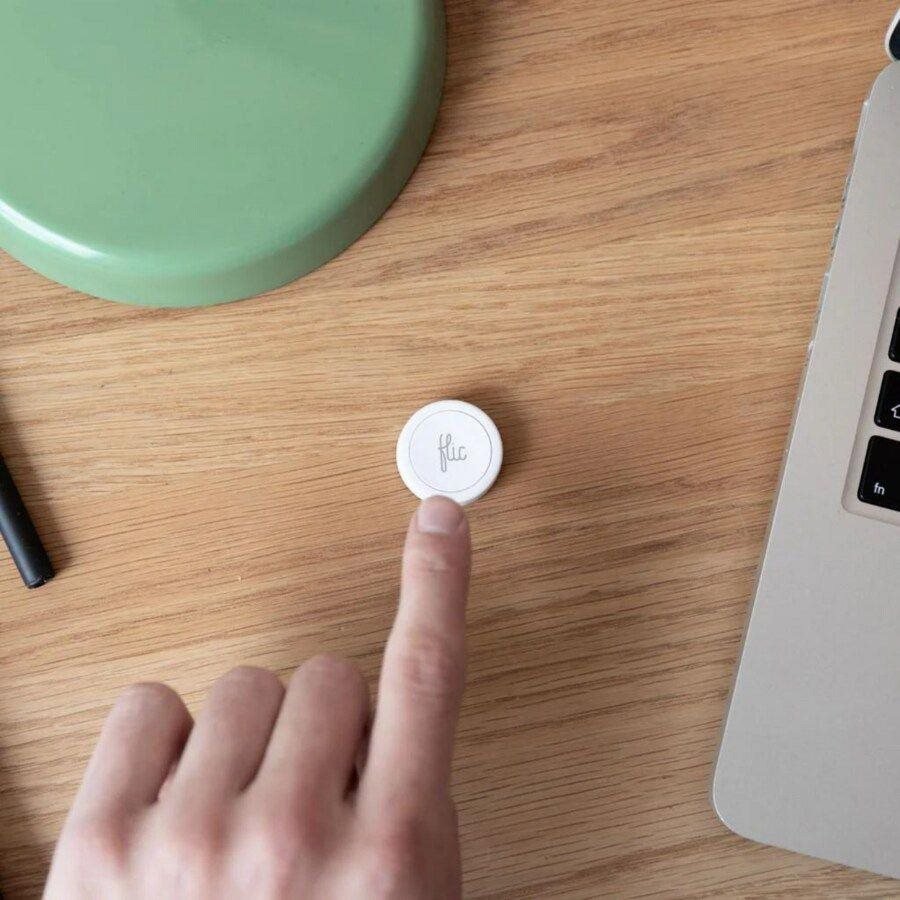 Inteligentné bezdrôtové tlačidlo Flic Button – štartovacia sada, biela