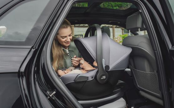 Britax Römer Baby-Safe Core Base v autě