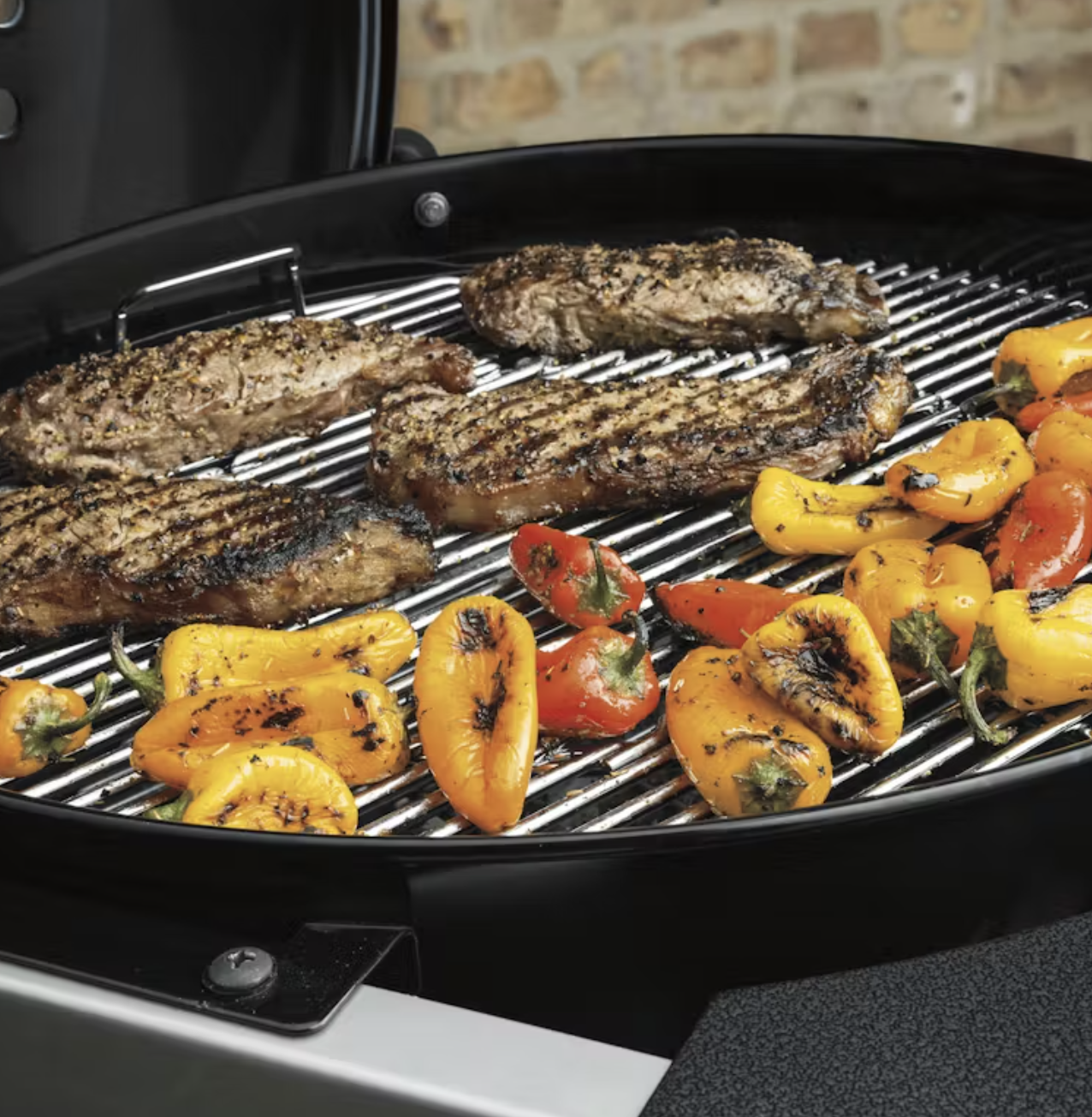 Gril Weber Performer Deluxe GBS gril na dřevěné uhlí 57 cm, Black