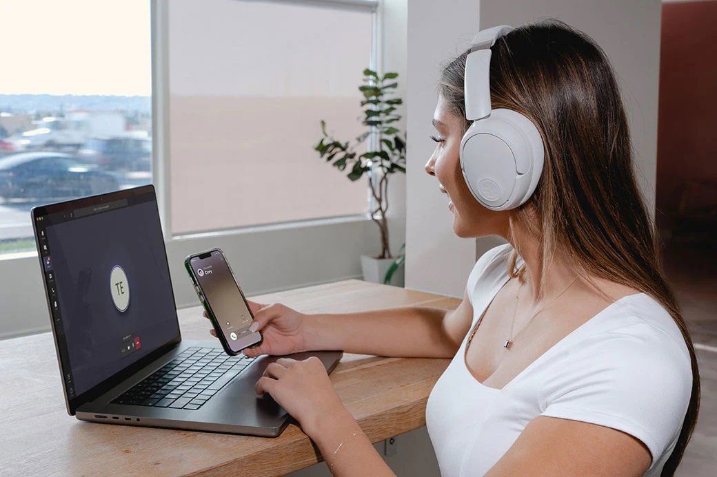 Bezdrátová sluchátka JLAB JBuds Lux ANC Headphones