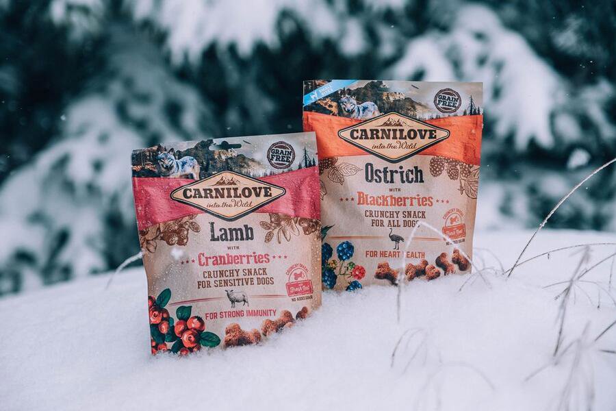 Carnilove dog crunchy snack ostrich with blackberries with fresh meat