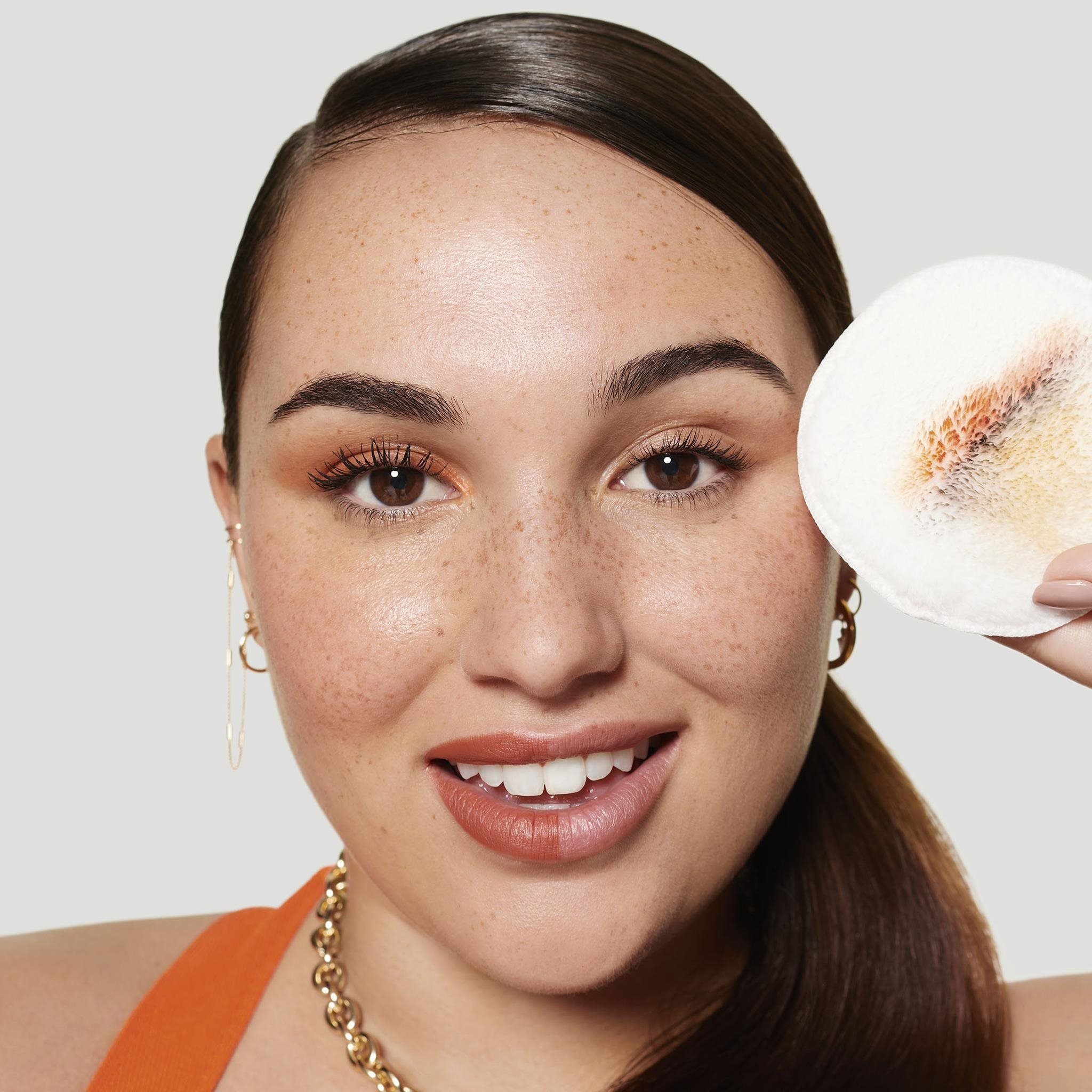Pleťová voda GARNIER Micelární voda s peelingovým efektem all-in-one 400 ml