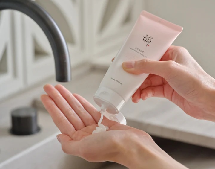 Pleťový peeling BEAUTY OF JOSEON Apricot Blossom Peeling Gel