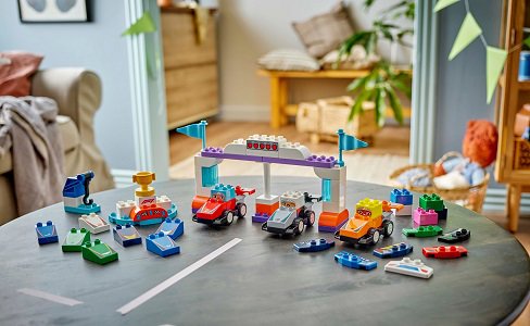 LEGO stavebnice LEGO® DUPLO® 10445 Závodní auta a řidiči týmu F1®