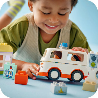 LEGO® DUPLO® 10447 Sanitka a řidič