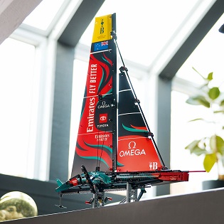 LEGO® Technic 42174 Yacht Emirates Team New Zealand AC75