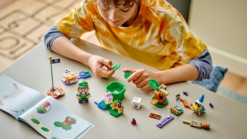 LEGO® Super Mario™ 71440 Interaktivní LEGO® Luigi™ a dobrodružství