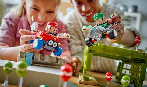LEGO® Super Mario™ 72034 Mario Kart™ – Baby Mario vs. Baby Luigi