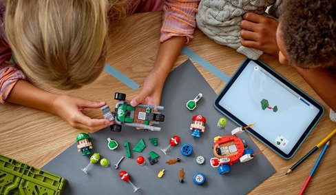 LEGO® Super Mario™ 72034 Mario Kart™ – Baby Mario vs. Baby Luigi