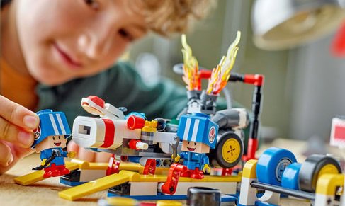 LEGO® Super Mario™ 72035 Mario Kart™ – Toad a jeho garáž