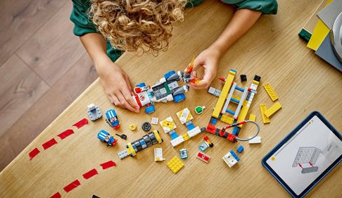 LEGO® Super Mario™ 72035 Mario Kart™ – Toad a jeho garáž