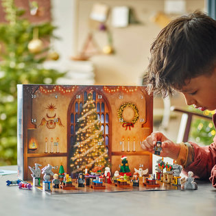 LEGO® Harry Potter™ 76438 Adventný kalendár 2024