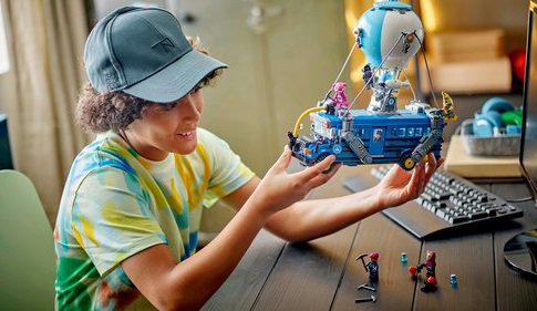 LEGO® Fortnite® 77073 Battle Bus