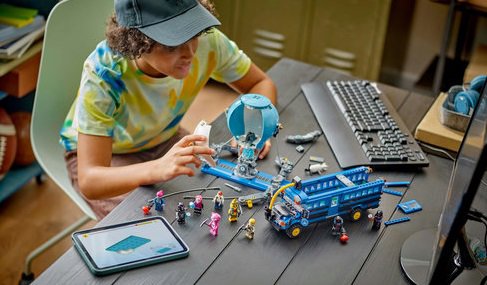 LEGO® Fortnite® 77073 Battle Bus