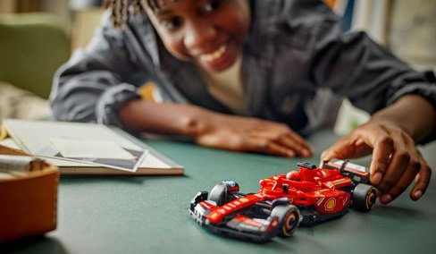 LEGO® Speed Champions 77242 Závodní auto Ferrari SF-24 F1®
