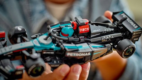 LEGO® Speed Champions 77244 Závodní auto Mercedes-AMG F1® W15