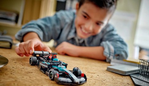 LEGO® Speed Champions 77244 Závodní auto Mercedes-AMG F1® W15