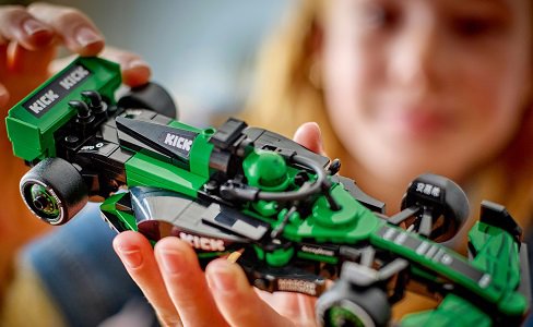 LEGO® Speed Champions 77247 KICK Sauber F1® Team C44 Rennauto