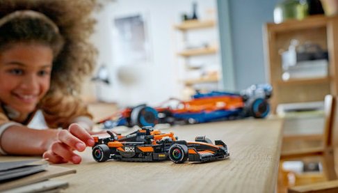 LEGO® Speed Champions 77251 Závodní auto McLaren F1® Team MCL38