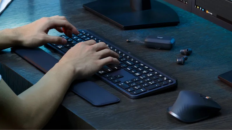 Set klávesnice a myši Logitech MX Keys S Combo for Mac