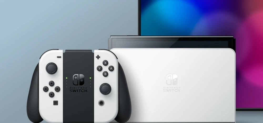 Herní konzole Nintendo Switch (OLED model) White + Mario Kart 8 Deluxe + 12M NSO
