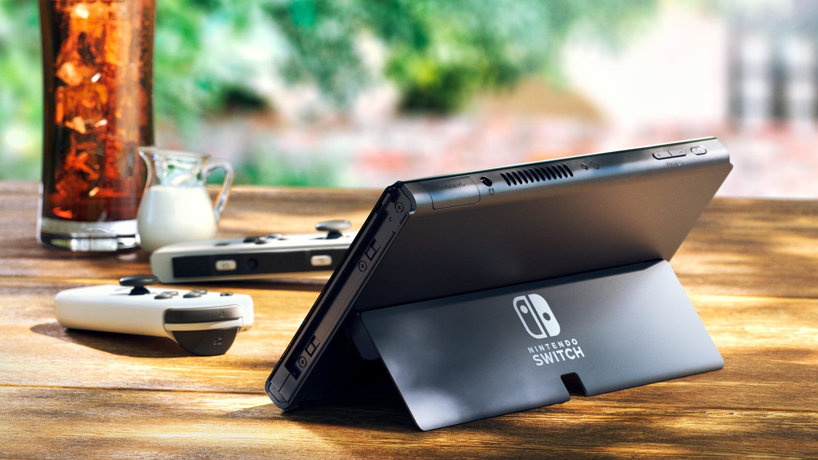 Herní konzole Nintendo Switch (OLED model) White + Mario Kart 8 Deluxe + 12M NSO