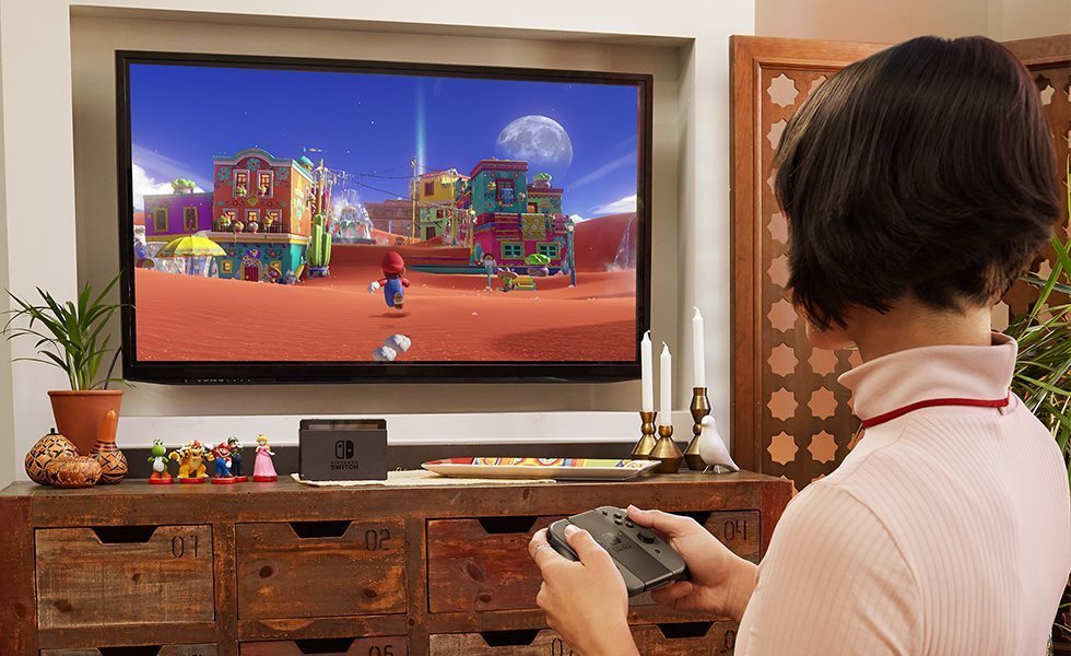 Herní konzole Nintendo Switch (OLED model) White + Mario Kart 8 Deluxe + 12M NSO
