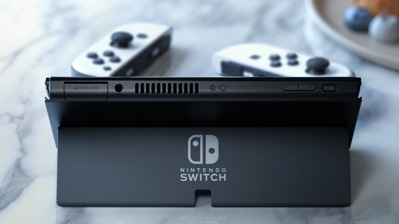 Herní konzole Nintendo Switch (OLED model) White + Mario Kart 8 Deluxe + 12M NSO