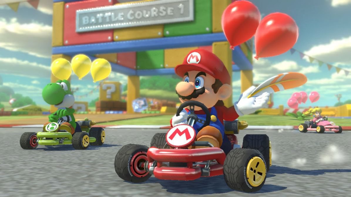 Herní konzole Nintendo Switch (OLED model) White + Mario Kart 8 Deluxe + 12M NSO