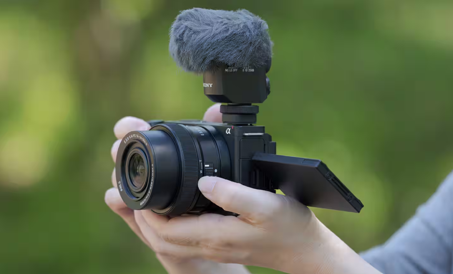 Digital camera Sony Alpha A6100 black + E PZ 16-50 mm f/3.5-5.6 II + E 55-210 mm f/4.5-6.3