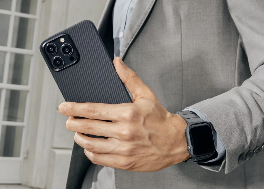 Pitaka MagEZ 4 1500D Tasche Schwarz/Grau Twill iPhone 15 Pro Max