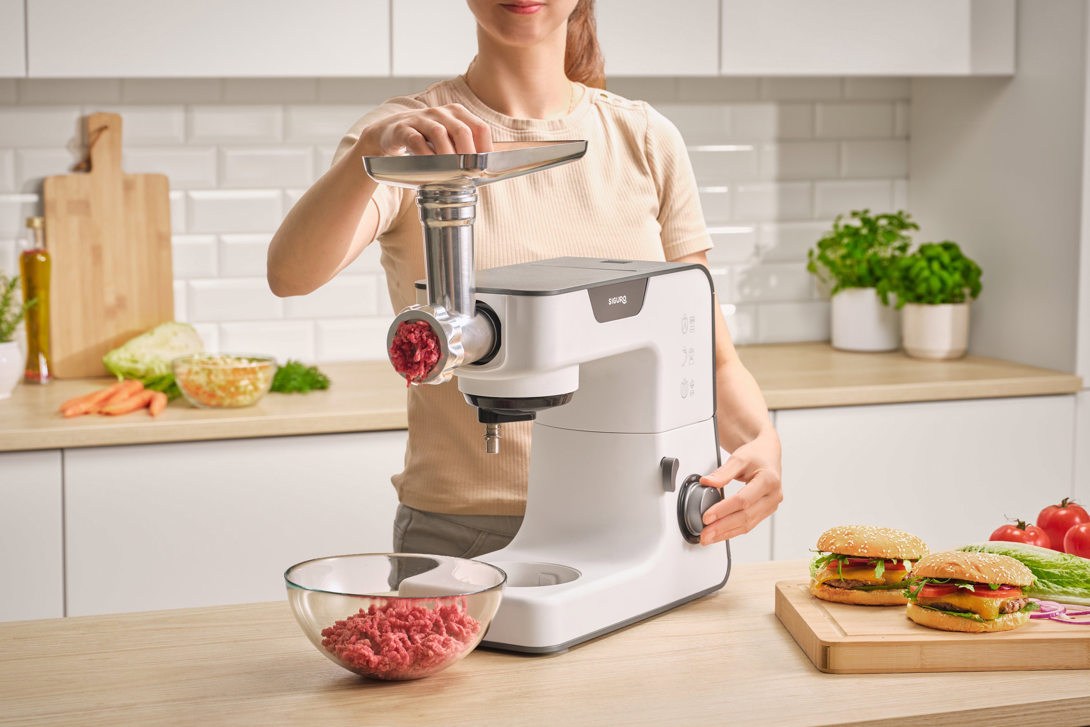 Kuchyňský robot Siguro KM-F251W MixMaster Maxi