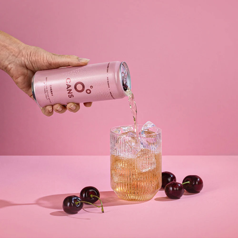 CANS with cherry flavour, 8 x 330 ml