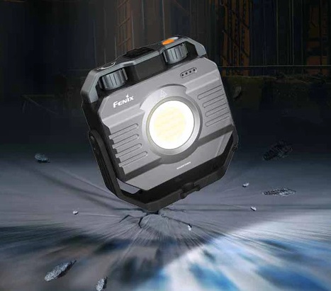 Svítilna Fenix CL28R