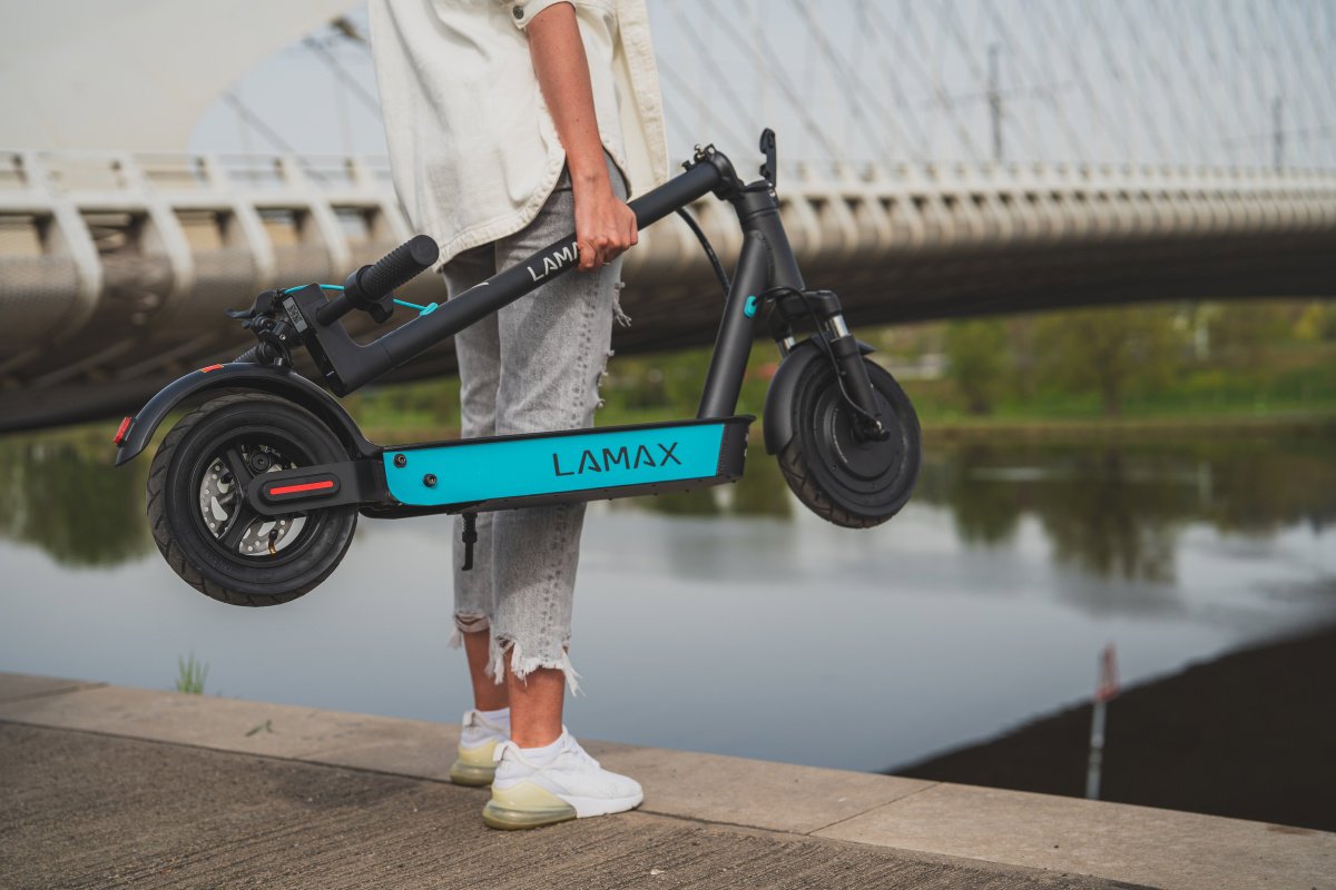 LAMAX eCruiser SC30 electric scooter