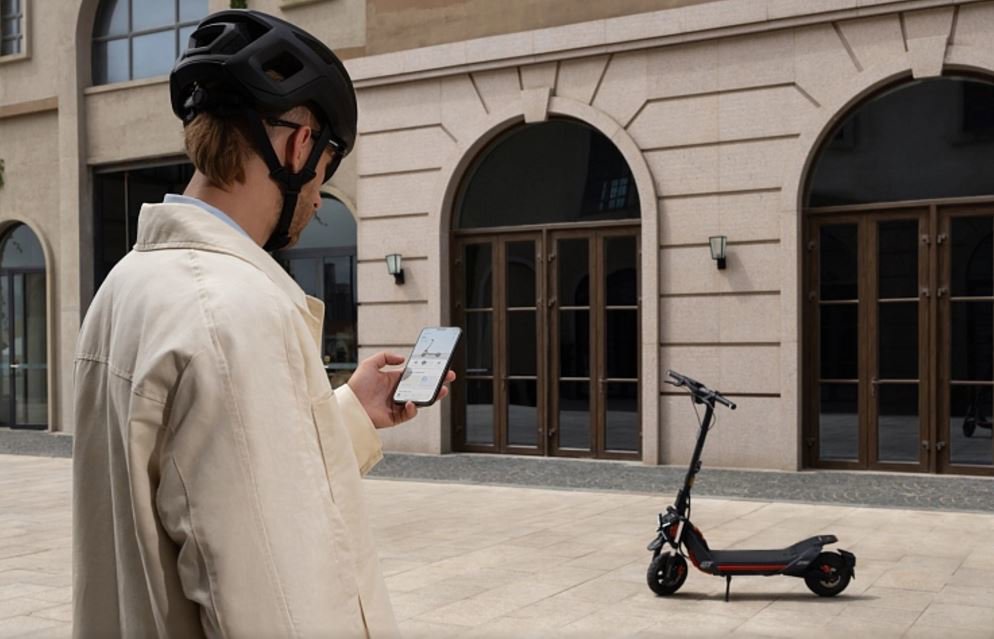 Elektrická koloběžka Segway eKickScooter ZT3 Pro E