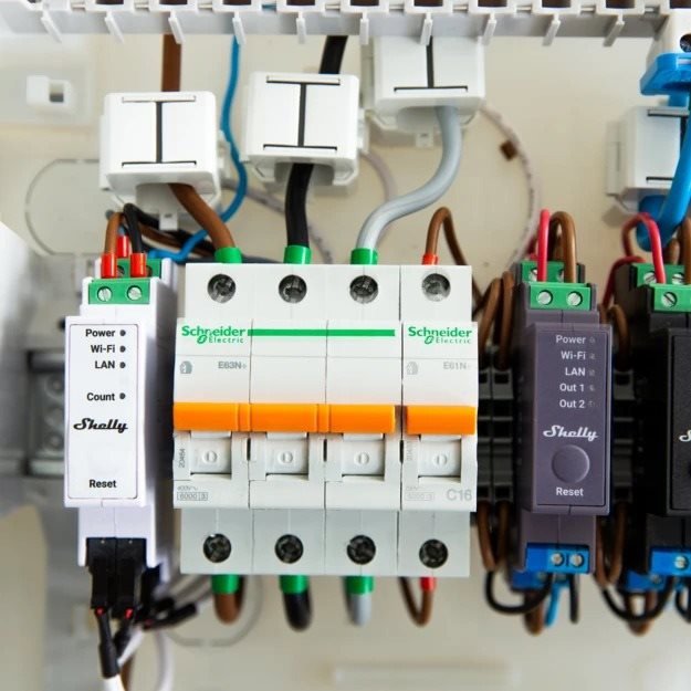 Měřič spotřeby Shelly Pro 3EM, měřič spotřeby vč. 3 svorek 120A, WiFi, LAN, BT